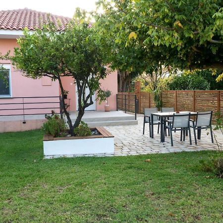 Villa Lelova Mýtikas Exterior foto