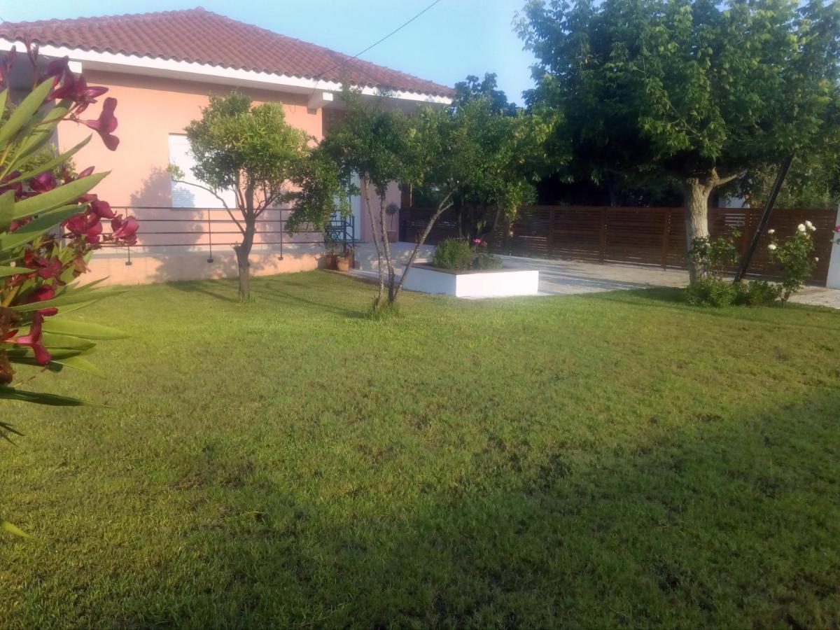 Villa Lelova Mýtikas Exterior foto