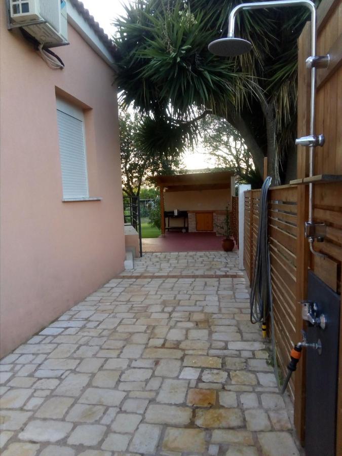 Villa Lelova Mýtikas Exterior foto